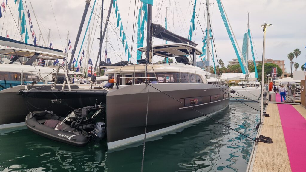Nautitech - targi katamaranów Cannes